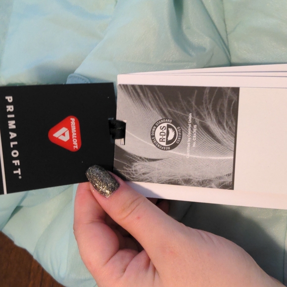 NWT Lululemon Down For it All Jacket (10) - Picture 8 of 9